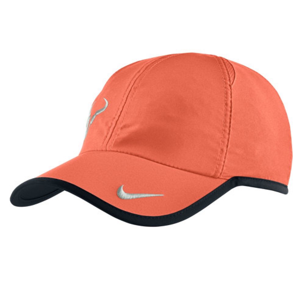 GORRA NIKE RAFA NADAL,
Perfecta en su ajuste, fresca y con el logo del Toro de un campeon.